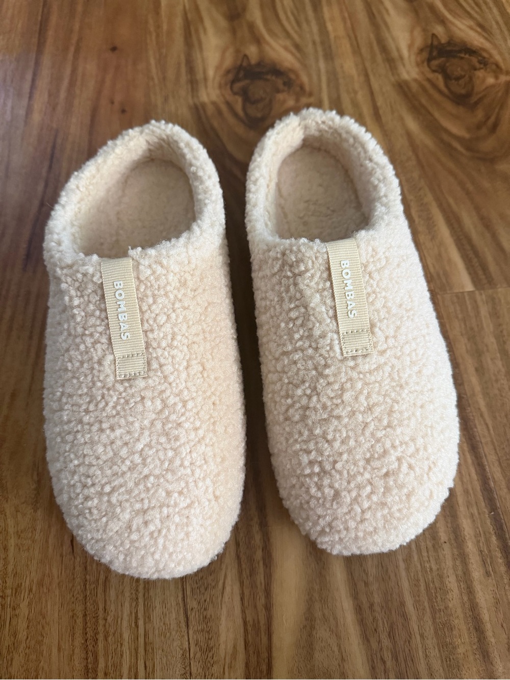 Bombas Women's Slipper in Alpine Cream
